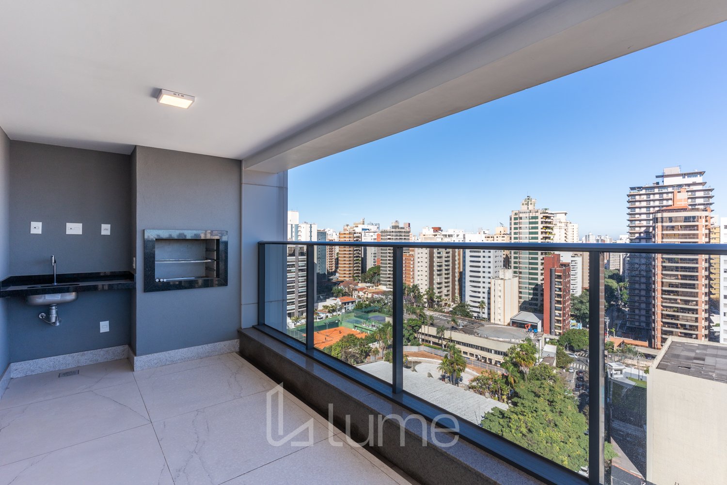 Um apartamento atual na Maria Monteiro