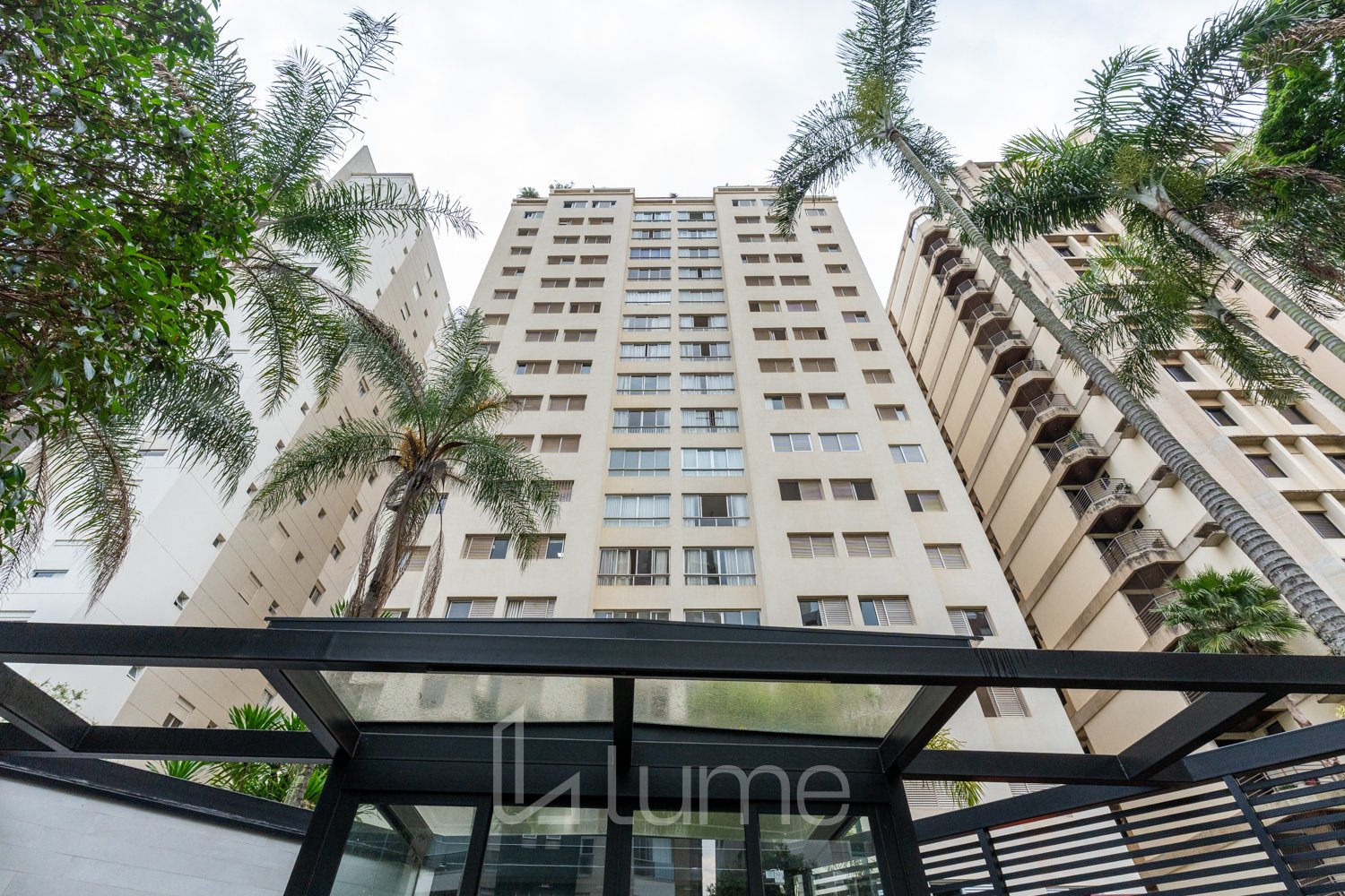 Apê espaçoso perto da Praça Santa Cruz