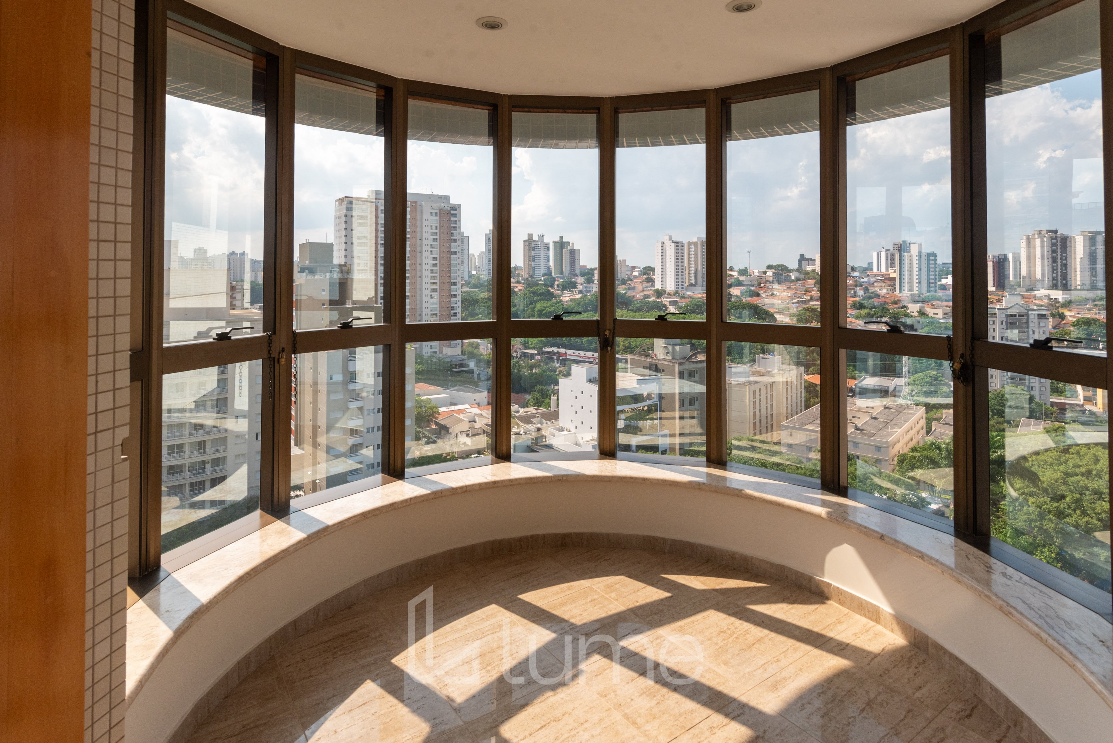 Cobertura com vista que rouba a cena ? e um jeito leve de morar o Cambuí